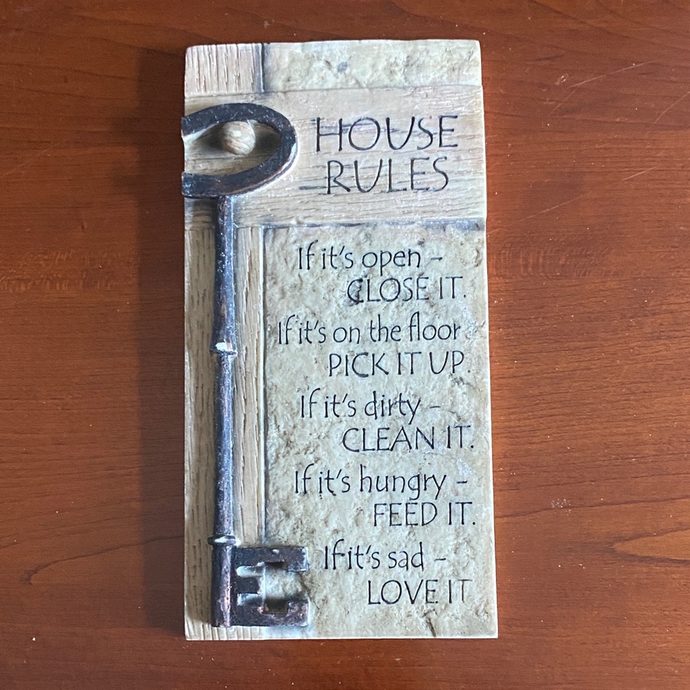 House Rules wall plaque. Approximately 4”x7”. Resin. NWT